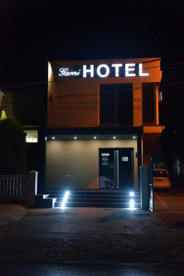 Garni Hotel Kaca Kragujevac Luaran gambar