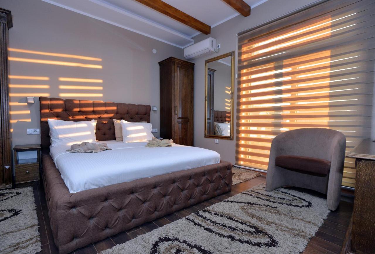 Garni Hotel Kaca Kragujevac Luaran gambar