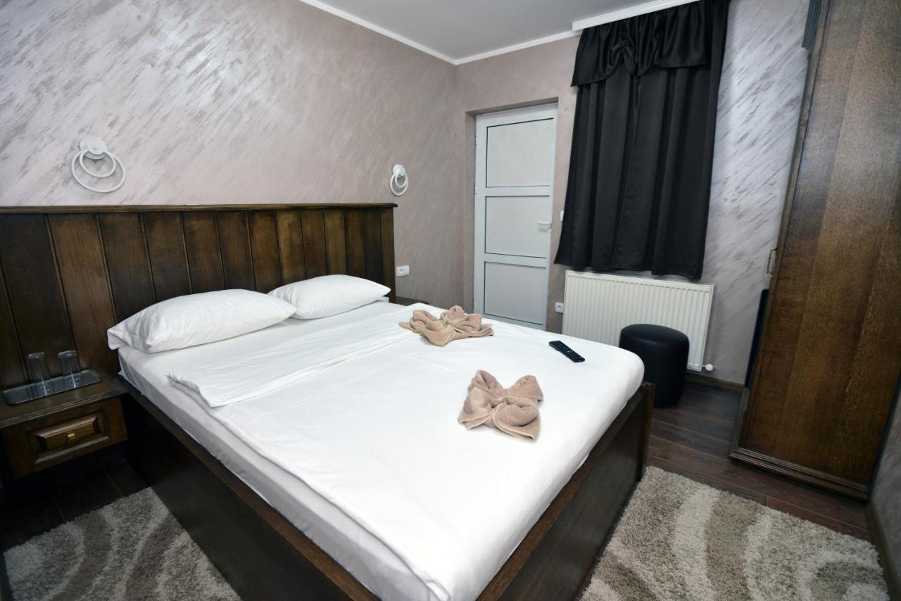 Garni Hotel Kaca Kragujevac Luaran gambar