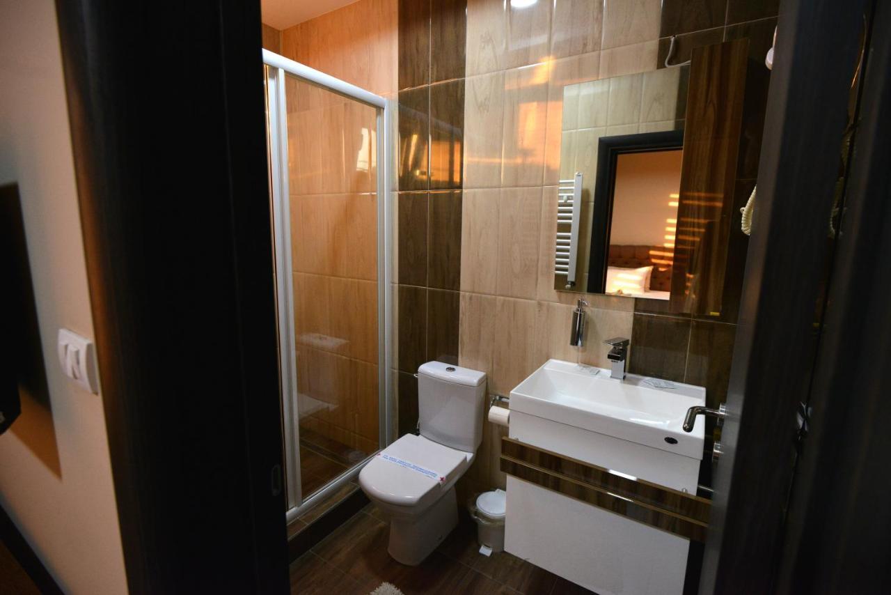 Garni Hotel Kaca Kragujevac Luaran gambar